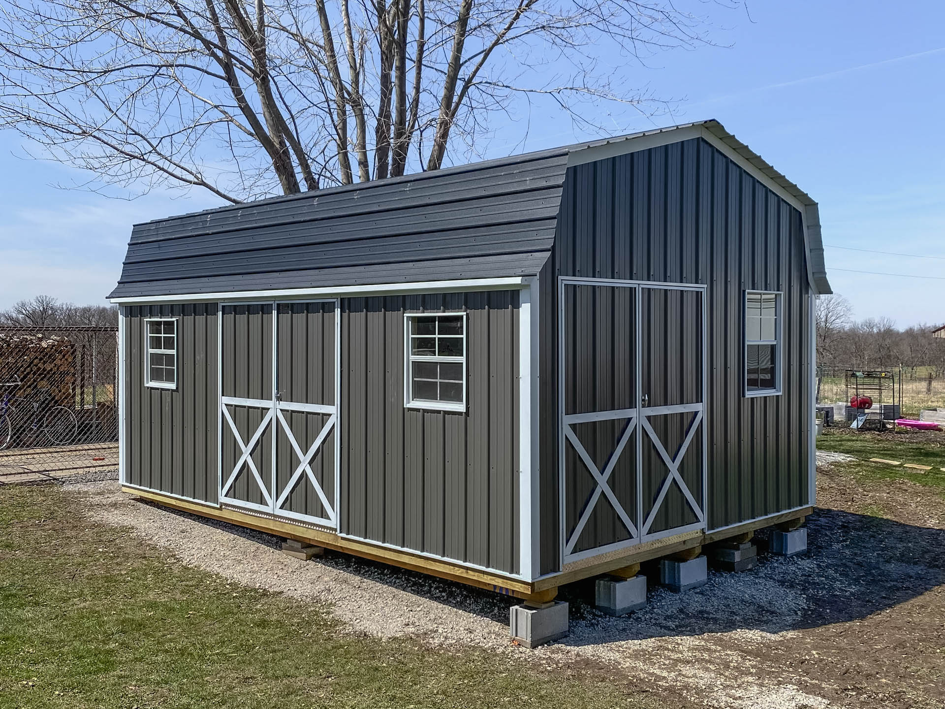 highwall lofted barn built by Premier Barns in Missouri