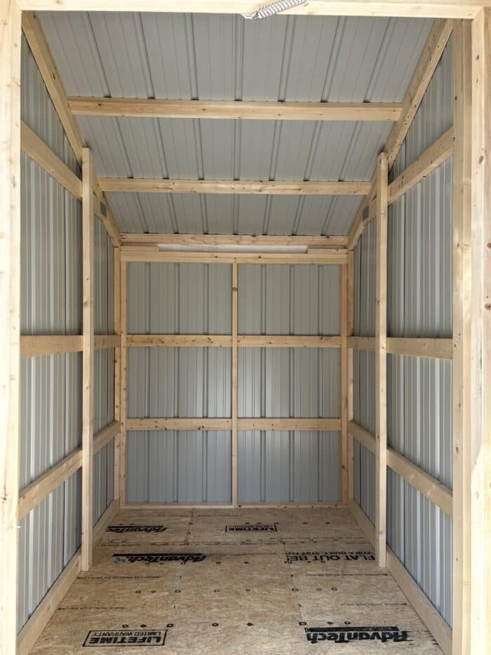 Animal Shelter w/ Tackroom  10x30