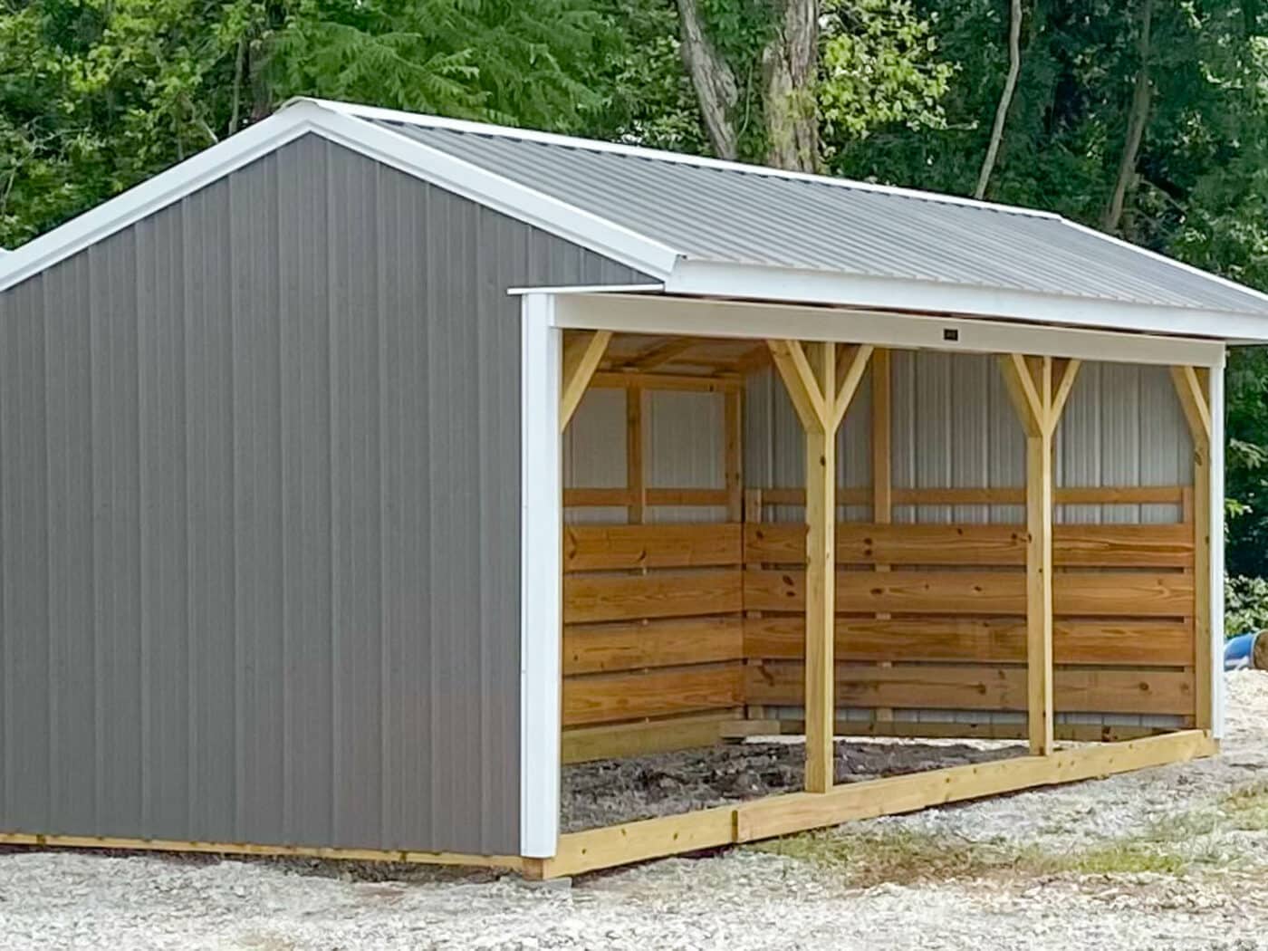 run-in animal shelter shed built by Premier Barns in Missouri