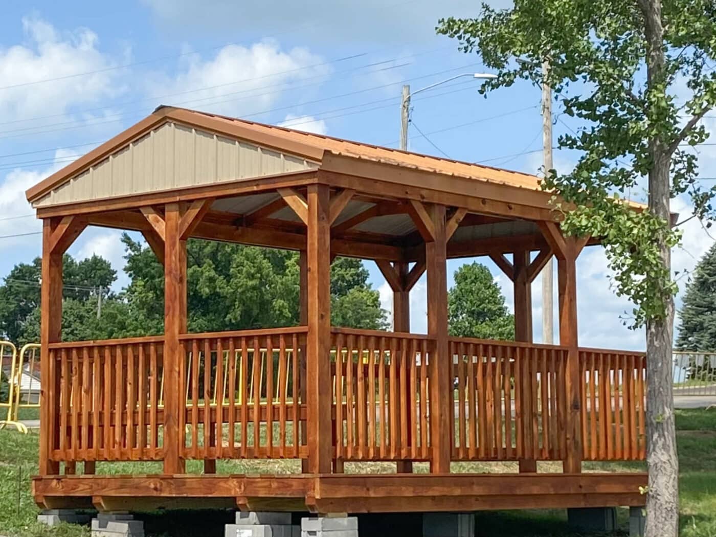 picnic retreat pavilion built by Premier Barns in Missouri