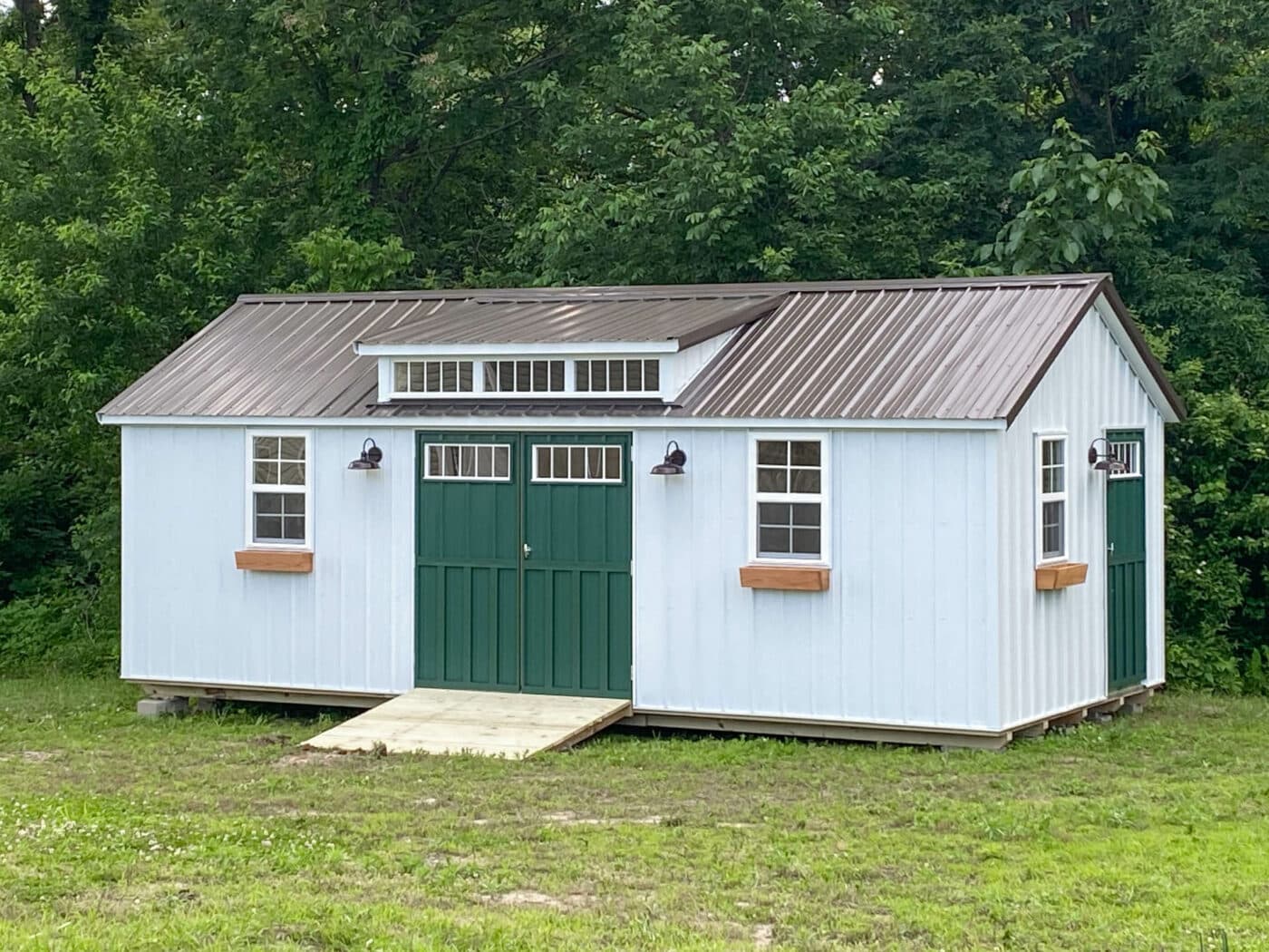 cottage shed built by Premier Barns in Missouri