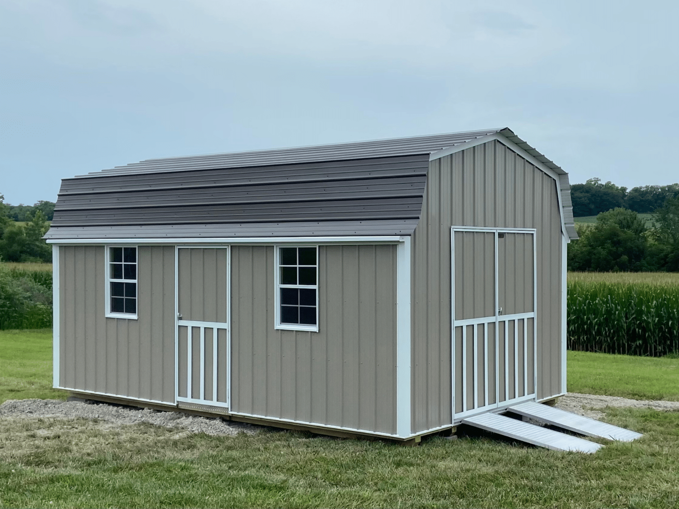 highwall lofted barn with vehicle access in missouri